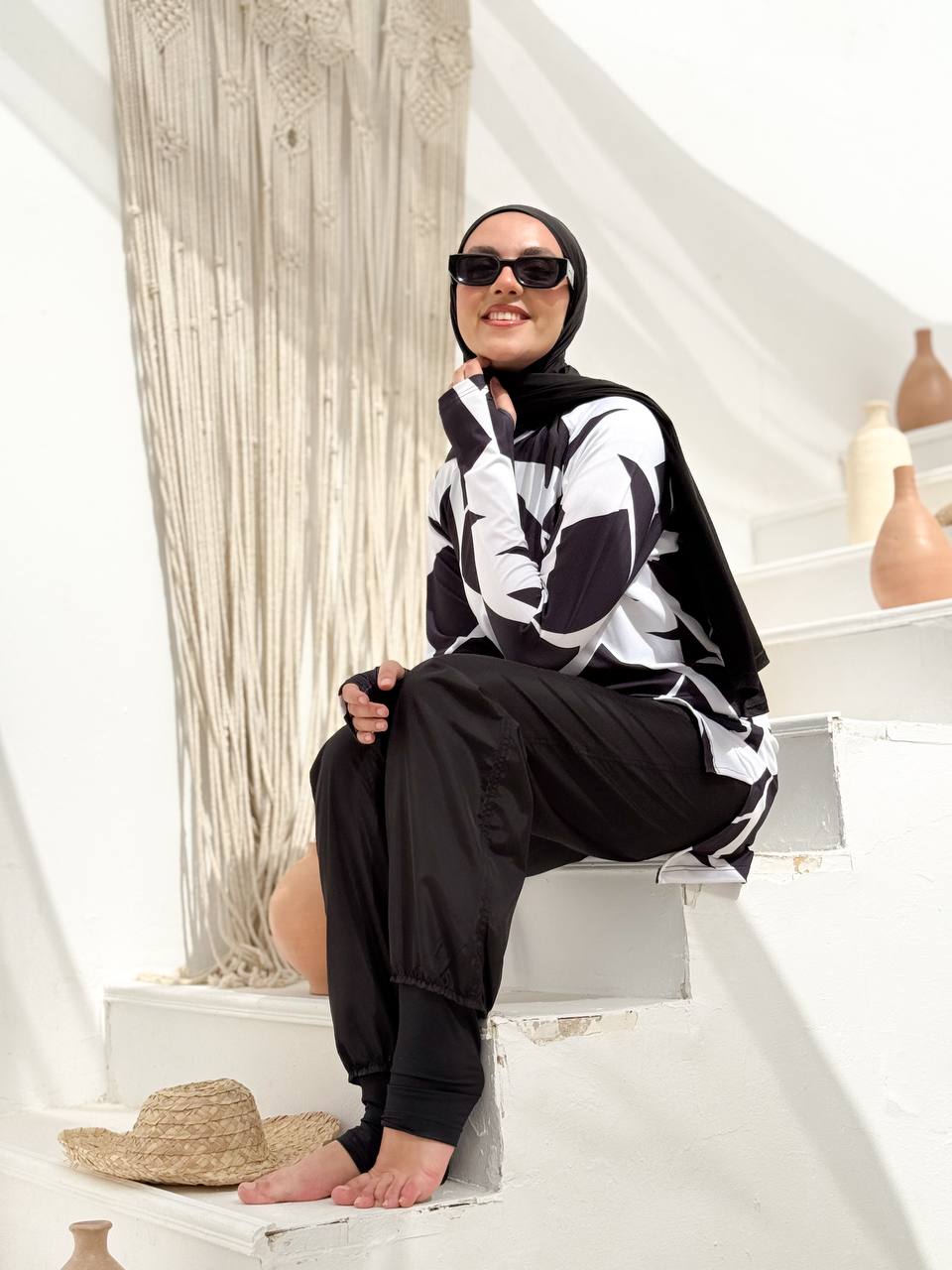 Mela Black and white Burkini